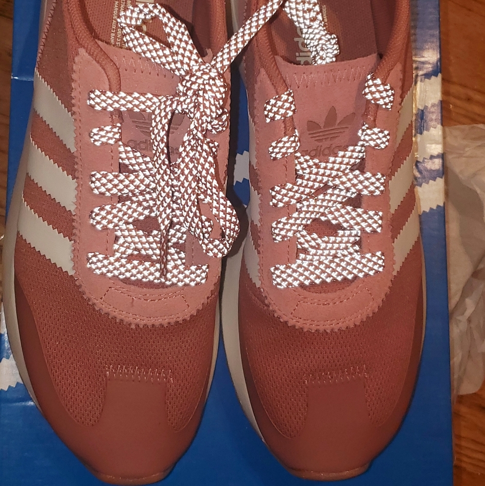 Adidas - Picture 5 of 5